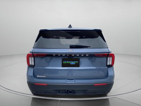 New 2026 Ford Explorer Active RWD image 5