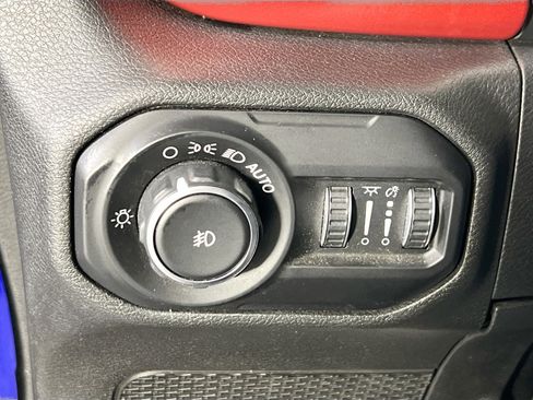 Used 2018 Jeep Wrangler Rubicon image 10