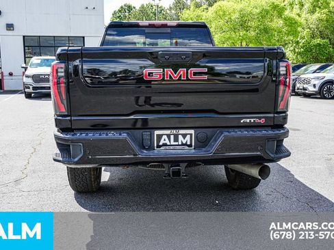 Used 2024 GMC Sierra 2500 AT4 w/ Technology Package AWD/4WD image 10