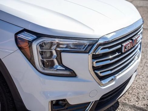 Used 2024 GMC Terrain SLT AWD/4WD image 14