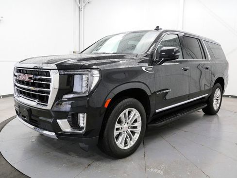 Used 2023 GMC Yukon XL SLT w/ SLT Luxury Package AWD/4WD image 3