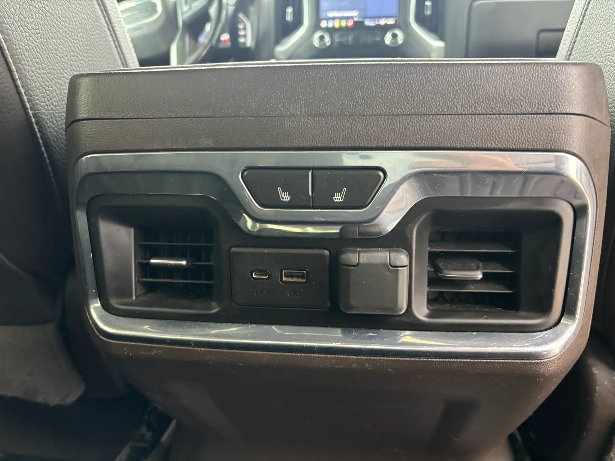 Used 2021 GMC Sierra 3500 Denali w/ Technology Package AWD/4WD image 18