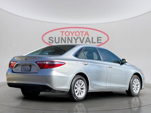 Used 2017 Toyota Camry XLE image 3