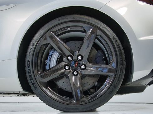 Used 2024 Chevrolet Corvette E-Ray AWD/4WD image 9