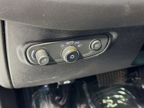 Used 2019 Chevrolet Equinox Premier AWD/4WD image 12