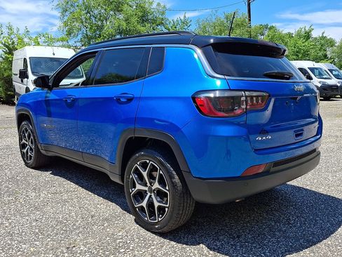 Used 2025 Jeep Compass Limited AWD/4WD image 3
