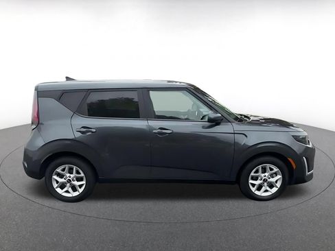 Used 2025 Kia Soul LX w/ LX Technology Package FWD image 16