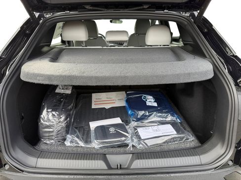 New 2026 Volkswagen ID.4 Pro S image 17