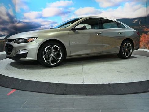 Used 2024 Chevrolet Malibu LT image 4