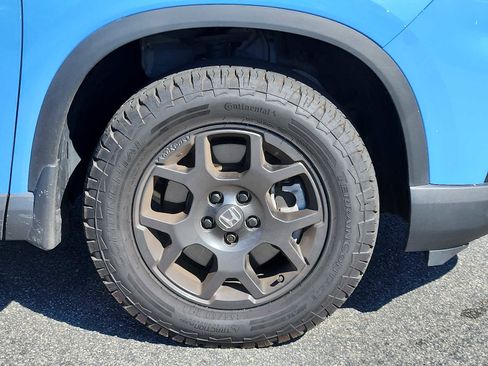 Used 2025 Honda Pilot TrailSport image 8