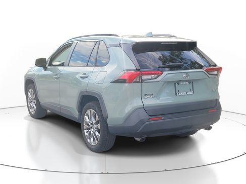 Used 2021 Toyota RAV4 XLE Premium FWD image 5