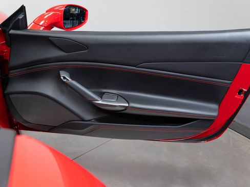 Used 2018 Ferrari 488 GTB RWD image 32