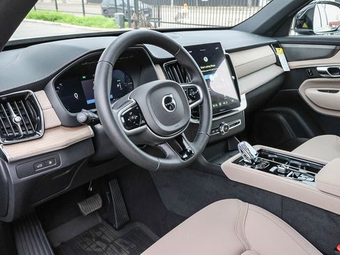 New 2026 Volvo XC90 T8 Plus w/ Protection Package Premier AWD/4WD image 29