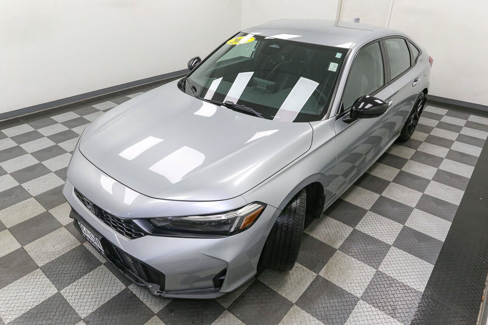 Used 2025 Honda Civic Sport image 6