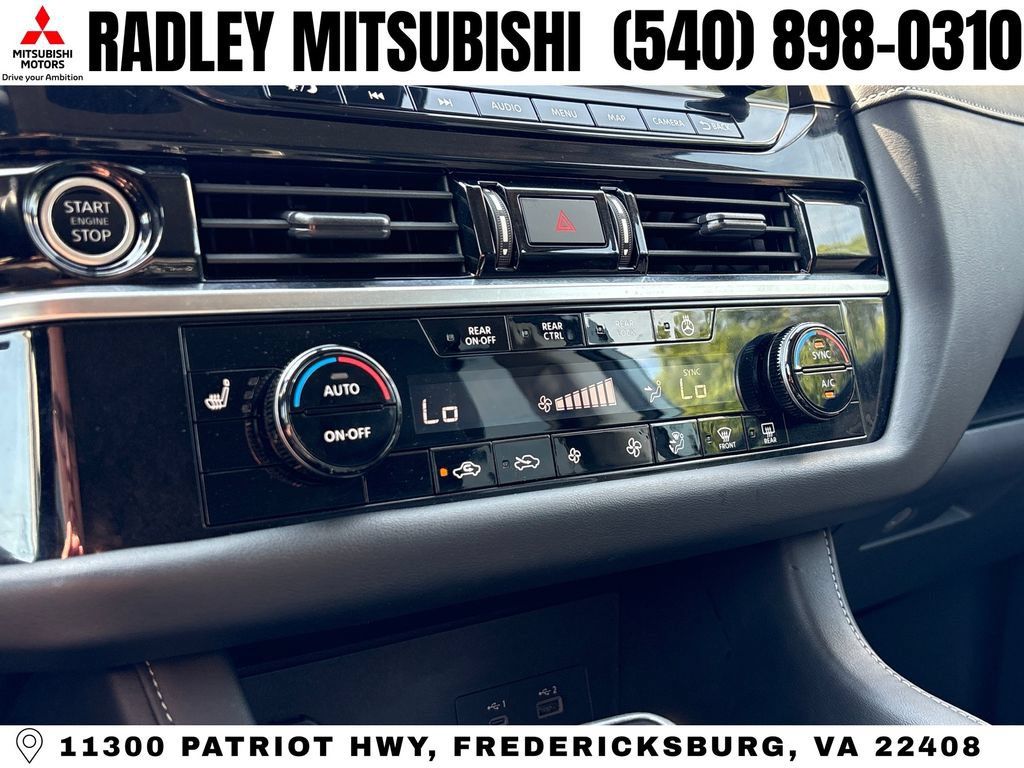 Used 2023 Nissan Pathfinder SL AWD/4WD image 10