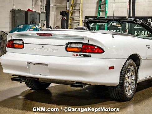 Used 2002 Chevrolet Camaro Z28 RWD image 57