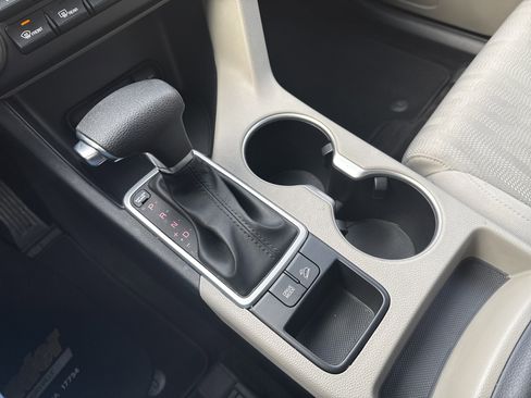 Certified 2022 Kia Sportage LX image 23