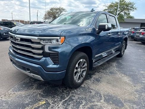 Used 2024 Chevrolet Silverado 1500 High Country w/ Z71 Off-Road Package AWD/4WD image 2