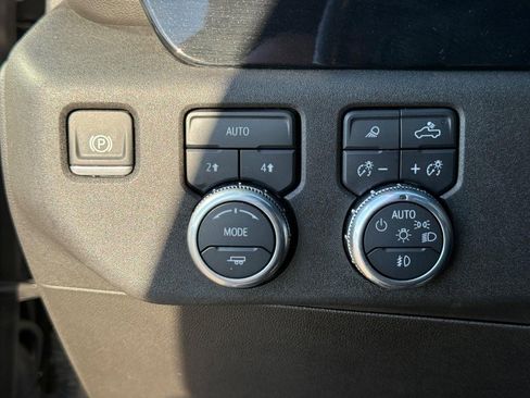 Used 2024 GMC Sierra 1500 SLT image 21