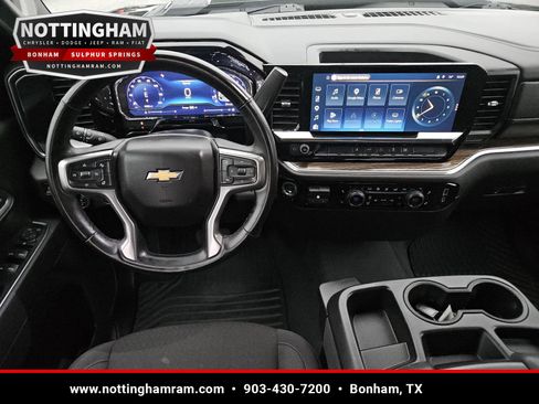 Used 2025 Chevrolet Silverado 2500 LT w/ Convenience Package AWD/4WD image 12