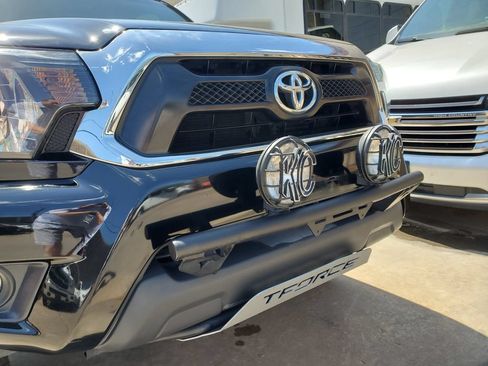 Used 2013 Toyota Tacoma 4x4 Double Cab w/ SR5 Pkg image 16