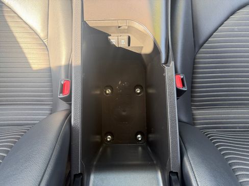 Certified 2022 Toyota Camry SE w/ Carpet Mat Package (TMS) FWD image 18