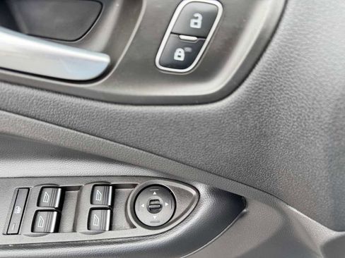 Used 2019 Ford Escape SE FWD image 42