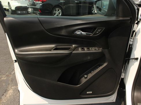 Used 2018 Chevrolet Equinox Premier AWD/4WD image 14