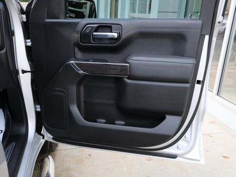 Used 2022 Chevrolet Silverado 1500 LTZ image 37