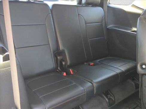 Used 2019 Chevrolet Traverse Premier w/ Driver Confidence II Package FWD image 19