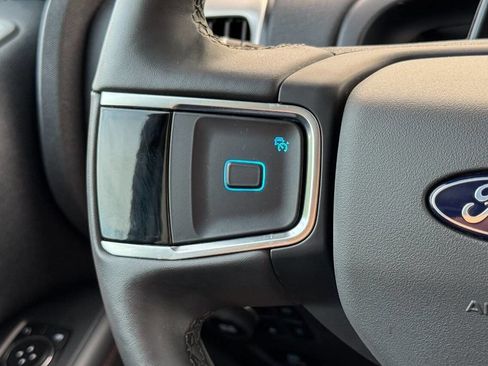 Used 2025 Ford Expedition Active AWD/4WD image 34