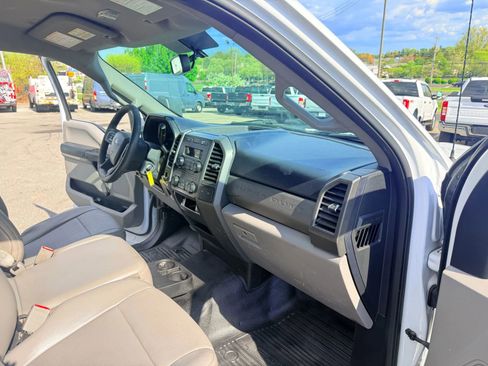 Used 2019 Ford F250 XL image 2