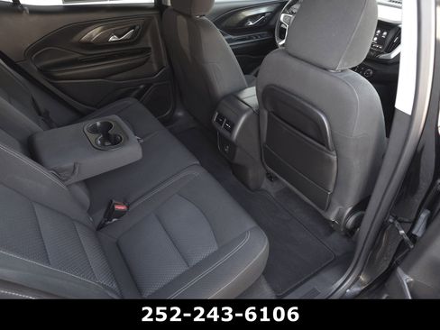 Used 2024 GMC Terrain SLE image 30