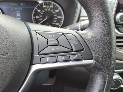 Used 2025 Nissan Altima 2.5 SV FWD image 26