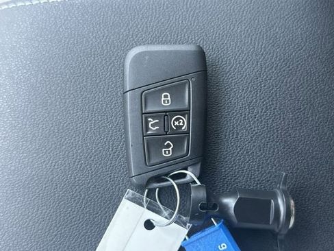 New 2026 Volkswagen Taos SE AWD/4WD image 34