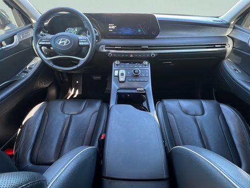 Used 2023 Hyundai Palisade Limited FWD image 12