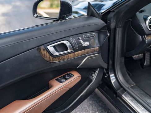 Used 2015 Mercedes-Benz SL 550 image 24