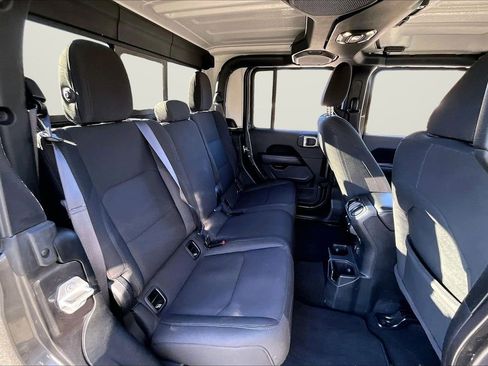 Certified 2023 Jeep Gladiator Overland image 24