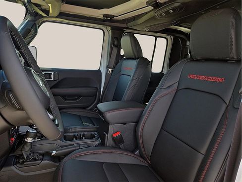 New 2025 Jeep Gladiator Rubicon image 13