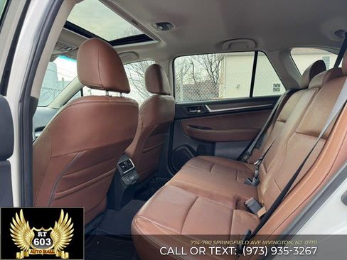 Used 2018 Subaru Outback 3.6R Touring image 11