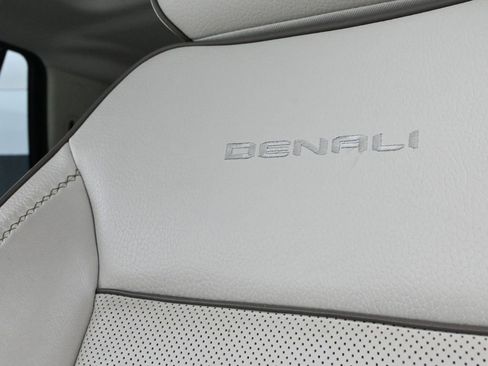 Used 2021 GMC Yukon Denali w/ LPO, Illumination Package image 27