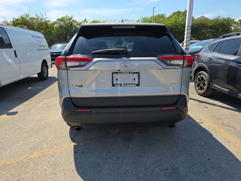 Used 2024 Toyota RAV4 XLE image 5