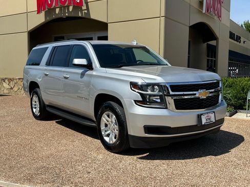 Used 2019 Chevrolet Suburban LS RWD image 6