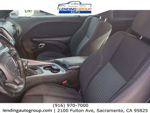 Used 2019 Dodge Challenger SXT image 16