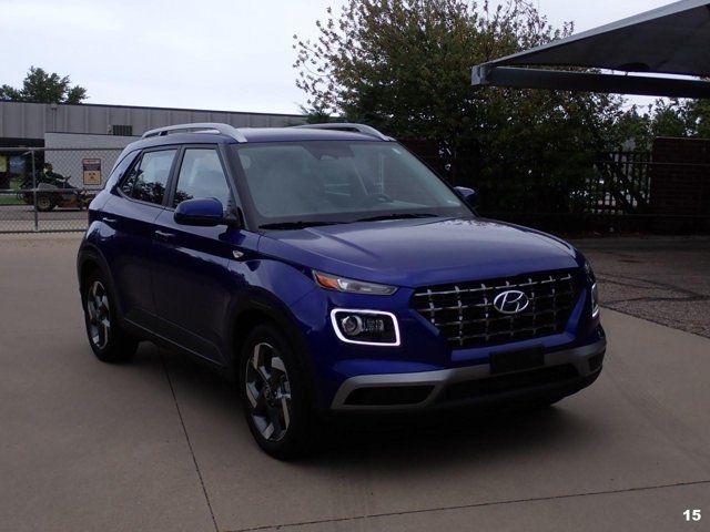 Used 2025 Hyundai Venue Limited FWD image 6