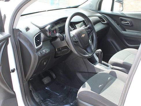Used 2019 Chevrolet Trax LS w/ Tint and Cruise Package FWD image 11