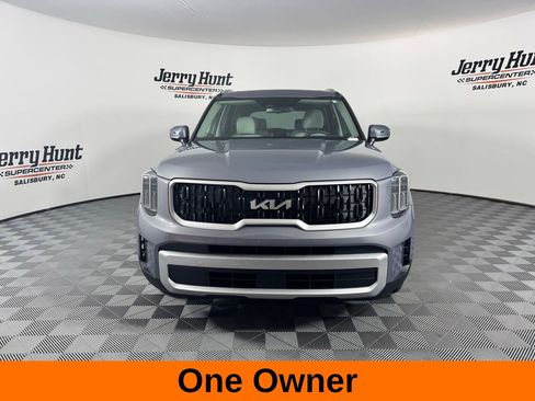Used 2025 Kia Telluride EX w/ EX Captain's Chair Package image 5