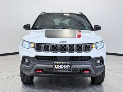 Used 2024 Jeep Compass Trailhawk image 2