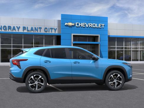 New 2026 Chevrolet Trax RS w/ Sunroof Package FWD image 5