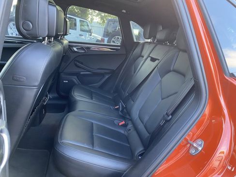 Used 2022 Porsche Macan image 33